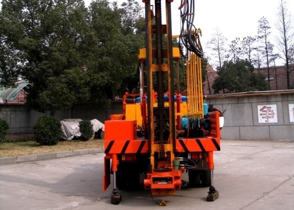 Easy Operate Hydraulic Core Drilling Rig ST 100/200/600 100m - 600m Drill Depth