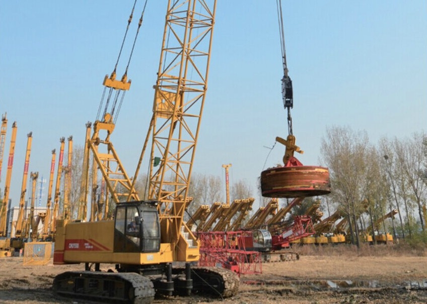 Multifunction Hydraulic Crawler Crane High Power Engine Proportional